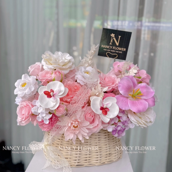 Giỏ hoa sáp thơm đep